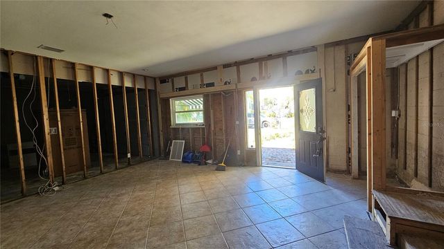 208 48TH AVENUE N, St Petersburg, FL 33703