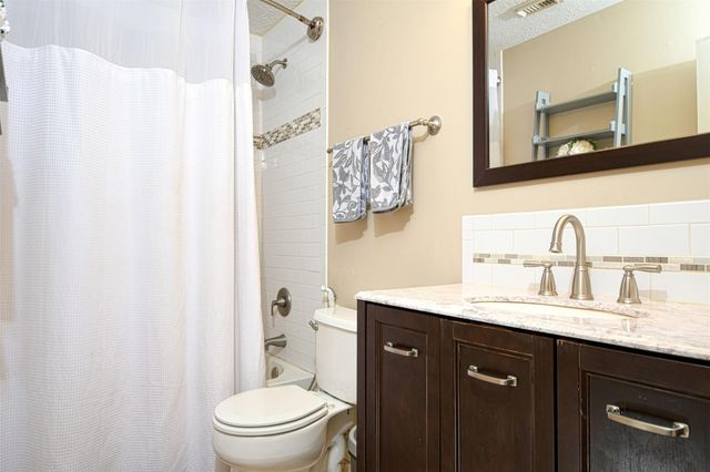 109 Avonlea Drive, The Woodlands, TX 77382