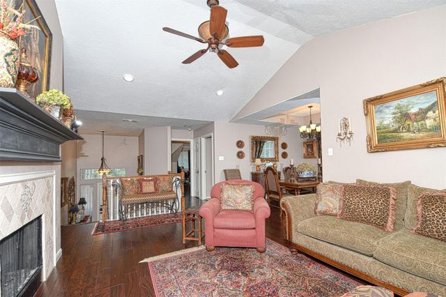 109 Avonlea Drive, The Woodlands, TX 77382