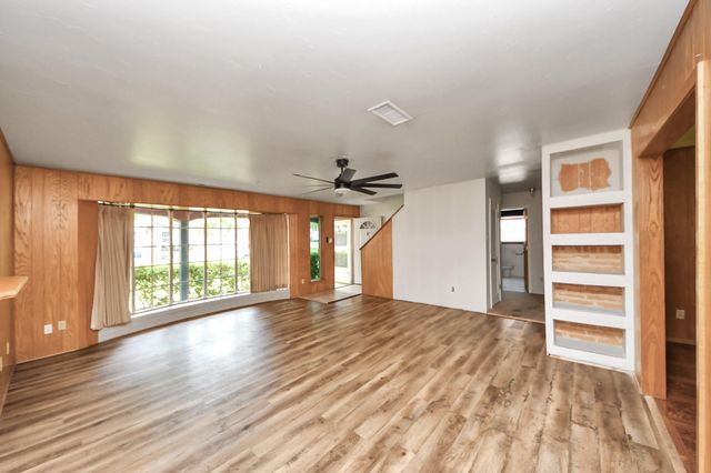 1013 Stevens Avenue, Conroe, TX 77301