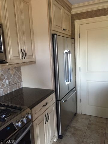 825 Riverside Ave 106, Lyndhurst Twp., NJ 07071