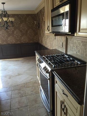 825 Riverside Ave 106, Lyndhurst Twp., NJ 07071