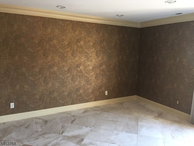 825 Riverside Ave 106, Lyndhurst Twp., NJ 07071