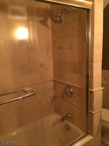 825 Riverside Ave 106, Lyndhurst Twp., NJ 07071