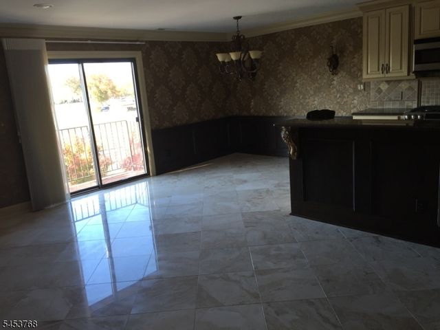 825 Riverside Ave 106, Lyndhurst Twp., NJ 07071