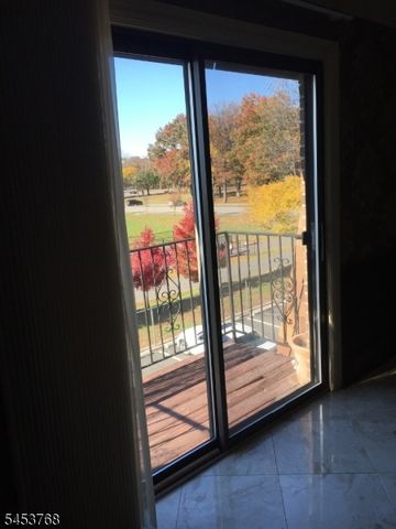825 Riverside Ave 106, Lyndhurst Twp., NJ 07071