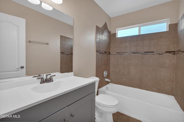 7072 LUZ DE ESPEJO Drive, El Paso, TX 79912