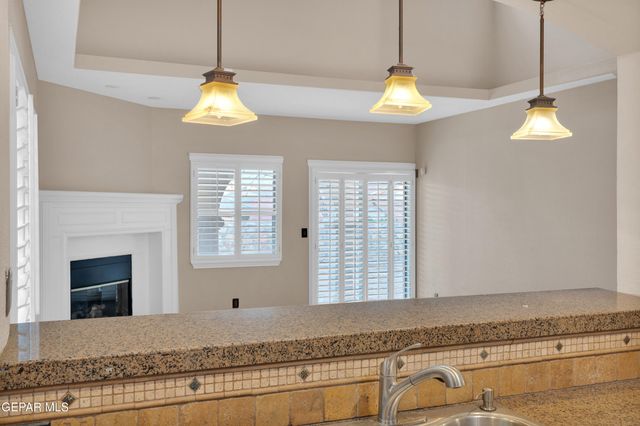 7072 LUZ DE ESPEJO Drive, El Paso, TX 79912