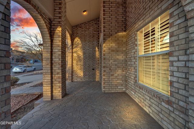 7072 LUZ DE ESPEJO Drive, El Paso, TX 79912