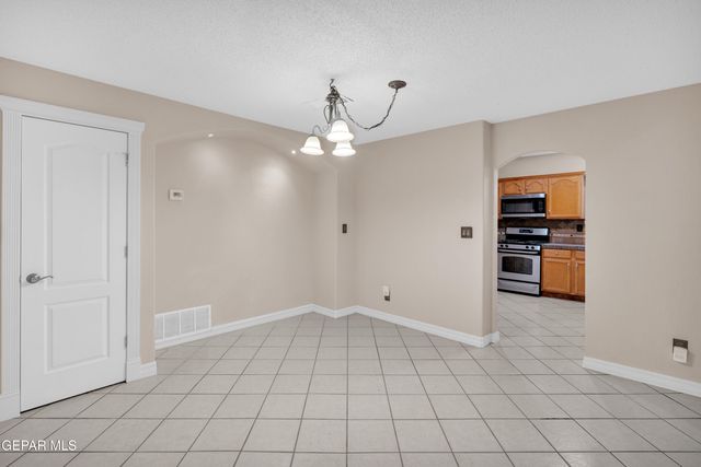 7072 LUZ DE ESPEJO Drive, El Paso, TX 79912