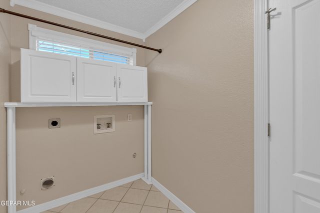 7072 LUZ DE ESPEJO Drive, El Paso, TX 79912