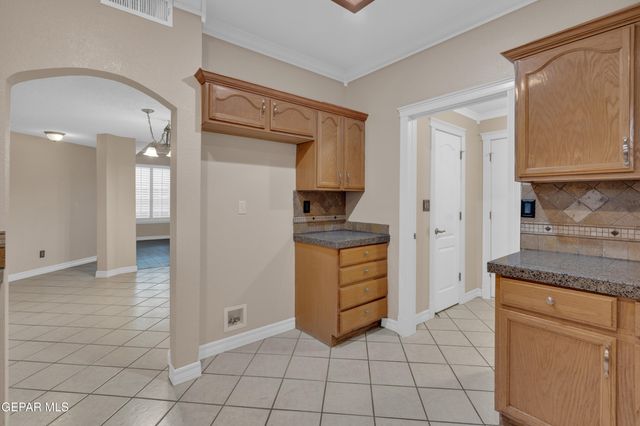 7072 LUZ DE ESPEJO Drive, El Paso, TX 79912