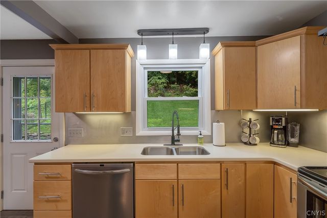 305 Myrtle Street, Syracuse, NY 13204