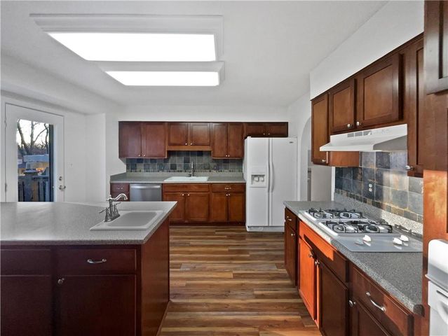 7821 N Overland Drive, Kansas City, MO 64151