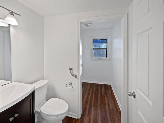 7821 N Overland Drive, Kansas City, MO 64151