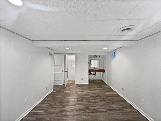 7821 N Overland Drive, Kansas City, MO 64151