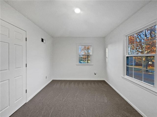 7821 N Overland Drive, Kansas City, MO 64151