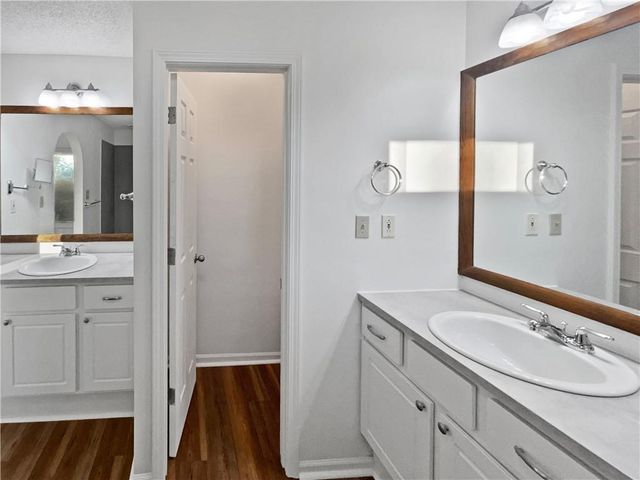 7821 N Overland Drive, Kansas City, MO 64151