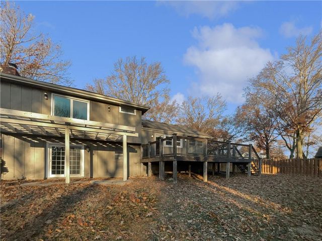 7821 N Overland Drive, Kansas City, MO 64151