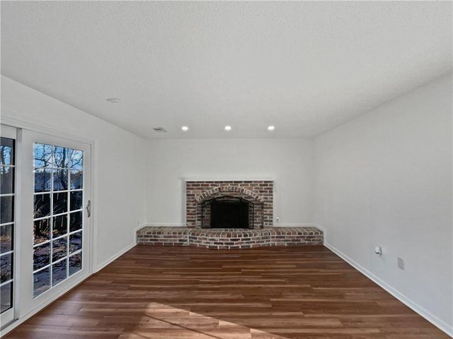 7821 N Overland Drive, Kansas City, MO 64151