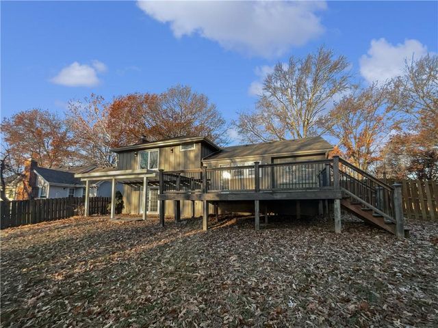 7821 N Overland Drive, Kansas City, MO 64151