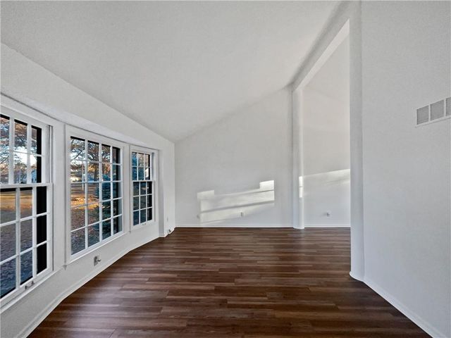 7821 N Overland Drive, Kansas City, MO 64151