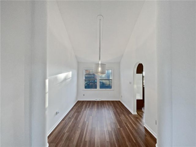 7821 N Overland Drive, Kansas City, MO 64151