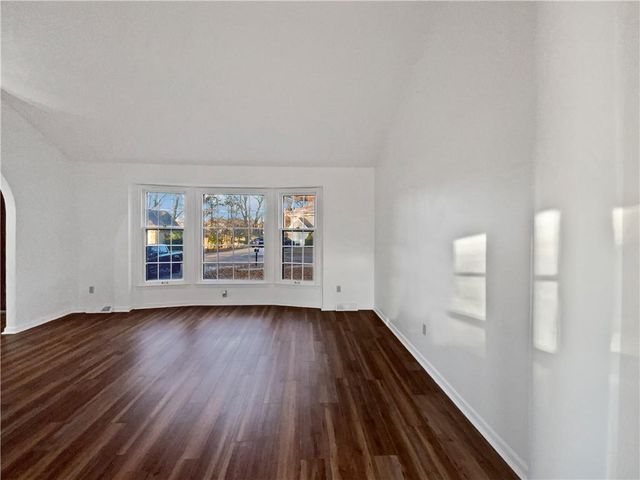 7821 N Overland Drive, Kansas City, MO 64151