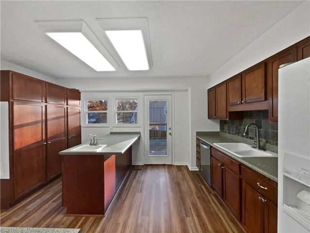 7821 N Overland Drive, Kansas City, MO 64151