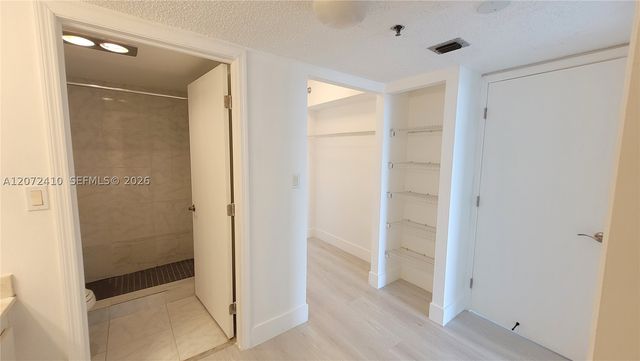 20515 E Country Club Dr 1249, Aventura, FL 33180