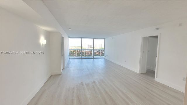 20515 E Country Club Dr 1249, Aventura, FL 33180