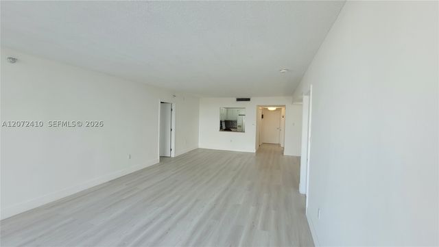 20515 E Country Club Dr 1249, Aventura, FL 33180