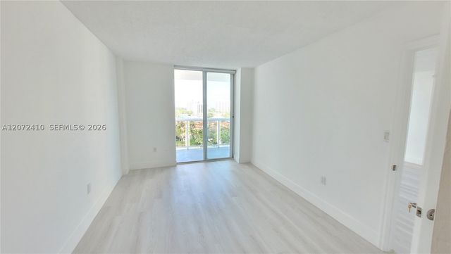 20515 E Country Club Dr 1249, Aventura, FL 33180