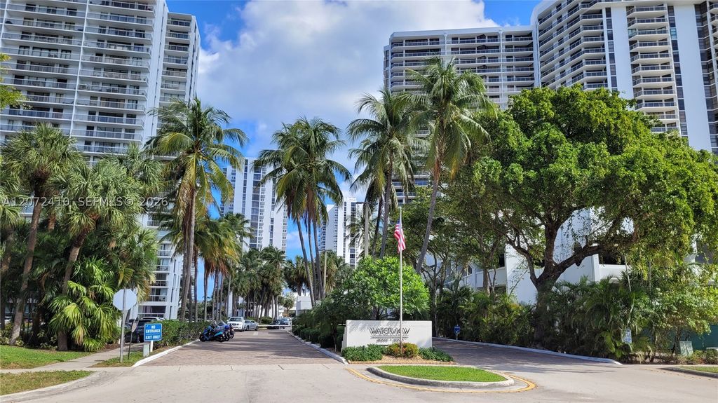 20515 E Country Club Dr 1249, Aventura, FL 33180