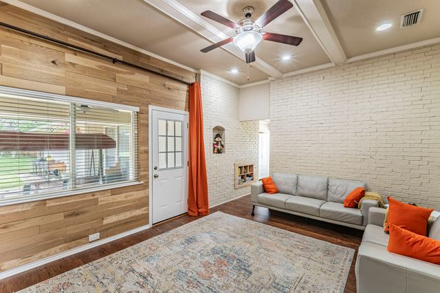 1500 Sunnyslope Drive, Carrollton, TX 75007