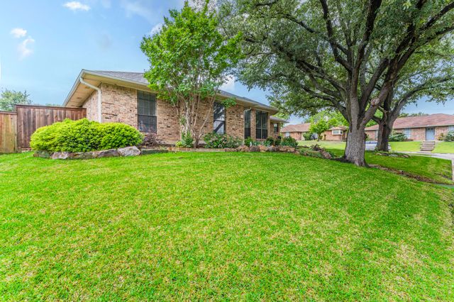 1500 Sunnyslope Drive, Carrollton, TX 75007