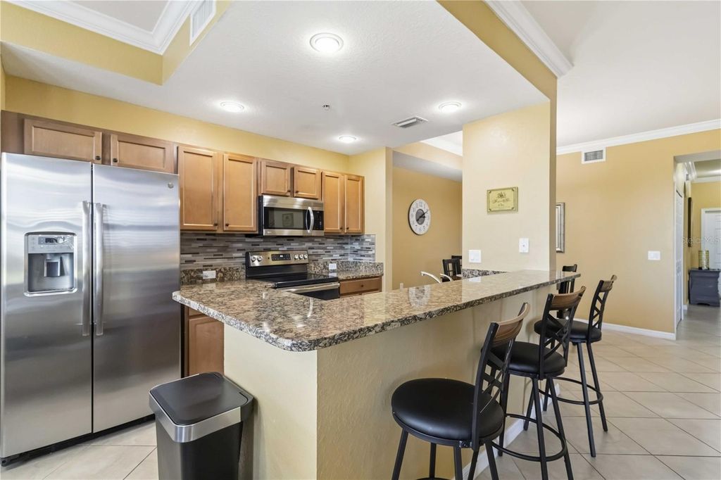 Image 11 of property listing at 7019 RIVER HAMMOCK DRIVE 202, Bradenton, FL 34212