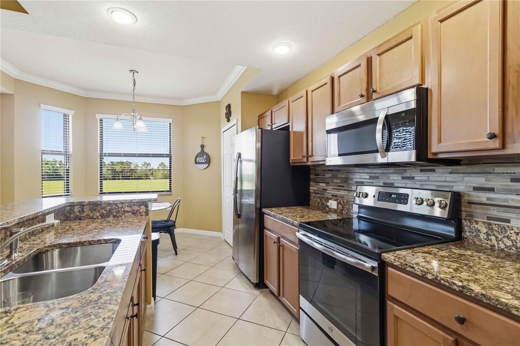 Image 12 of property listing at 7019 RIVER HAMMOCK DRIVE 202, Bradenton, FL 34212
