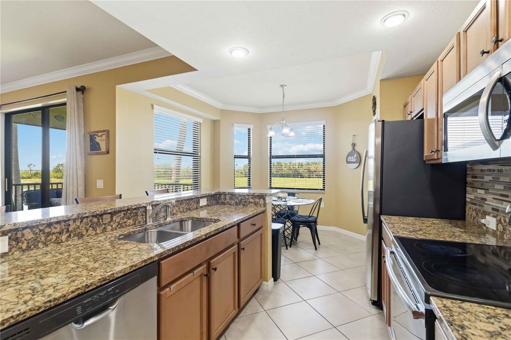 Image 13 of property listing at 7019 RIVER HAMMOCK DRIVE 202, Bradenton, FL 34212