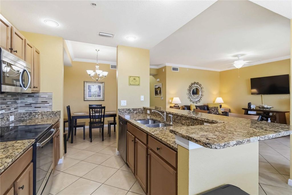 Image 14 of property listing at 7019 RIVER HAMMOCK DRIVE 202, Bradenton, FL 34212
