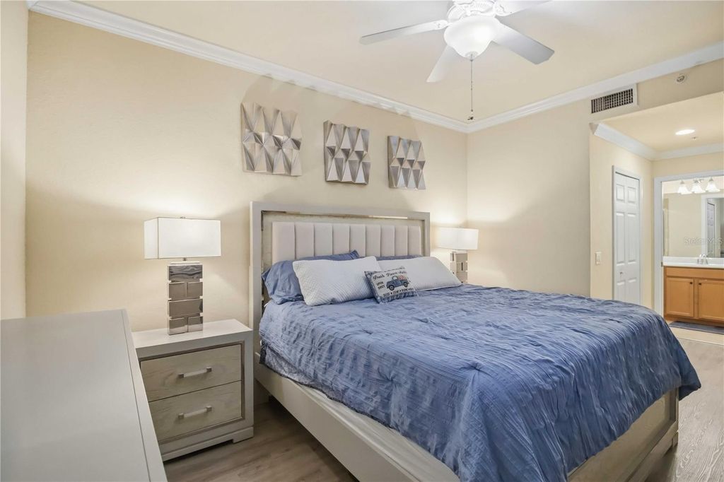 Image 19 of property listing at 7019 RIVER HAMMOCK DRIVE 202, Bradenton, FL 34212