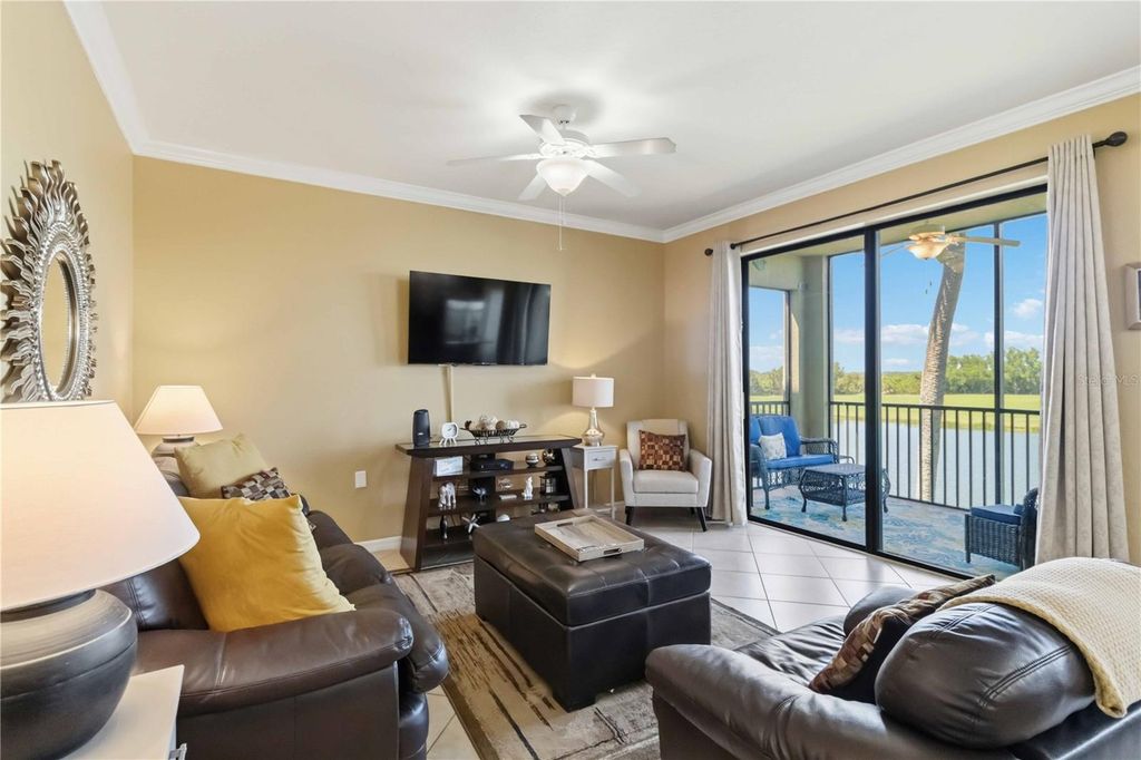 Image 4 of property listing at 7019 RIVER HAMMOCK DRIVE 202, Bradenton, FL 34212