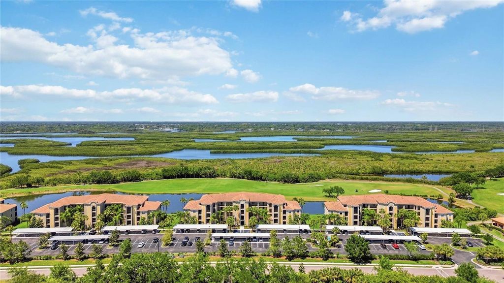 Image 36 of property listing at 7019 RIVER HAMMOCK DRIVE 202, Bradenton, FL 34212