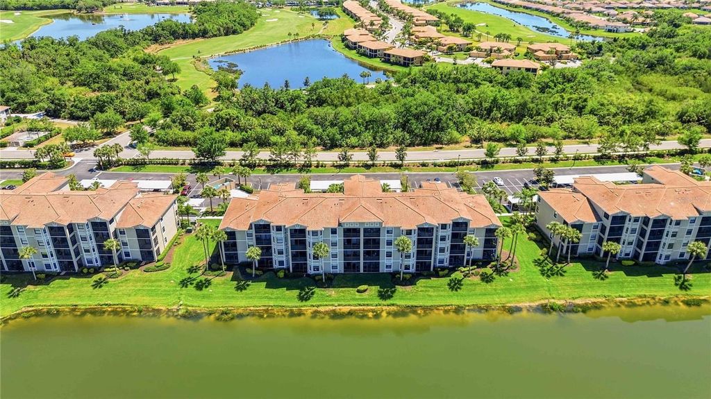 Image 38 of property listing at 7019 RIVER HAMMOCK DRIVE 202, Bradenton, FL 34212