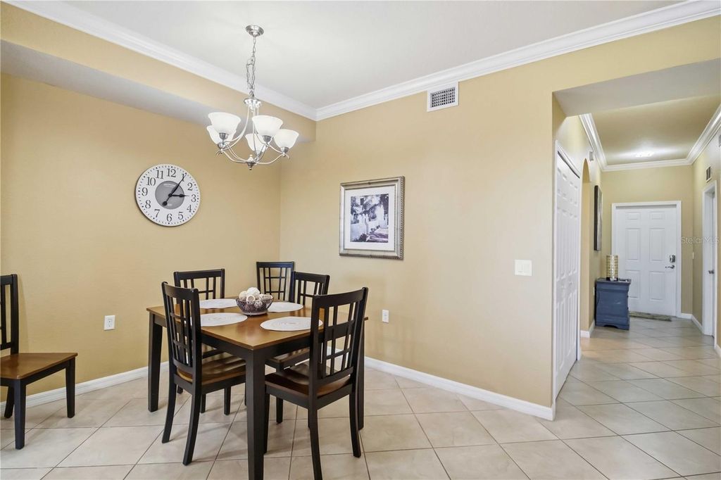 Image 8 of property listing at 7019 RIVER HAMMOCK DRIVE 202, Bradenton, FL 34212