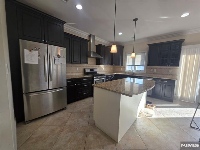 336 Roff Avenue A, Palisades Park, NJ 07650