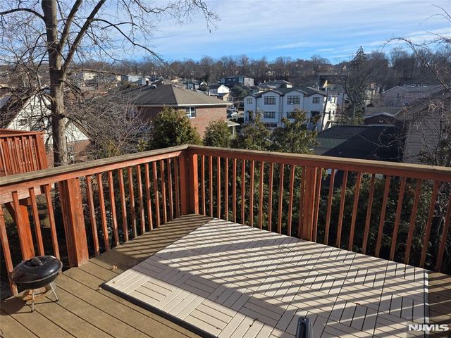 336 Roff Avenue A, Palisades Park, NJ 07650