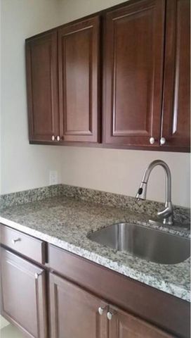 615 NE 8th Avenue 3, Fort Lauderdale, FL 33304