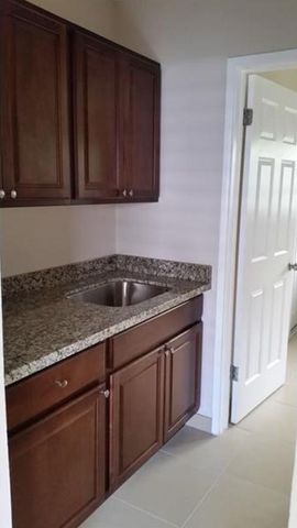 615 NE 8th Avenue 3, Fort Lauderdale, FL 33304