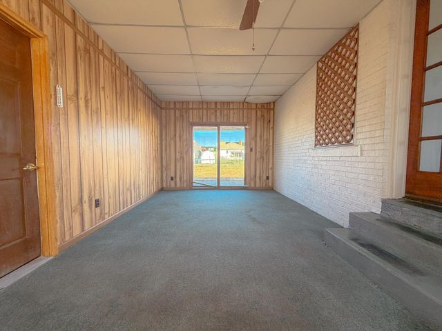 905 S Pearl Street, Knox, IN 46534